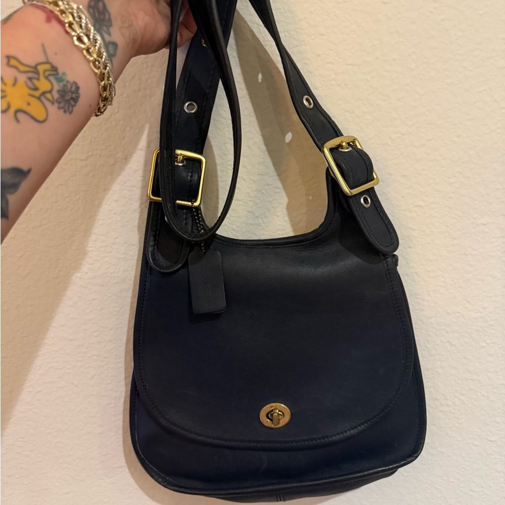 SOLD DO NOT PURCHASE Vintage Coach Berkeley 9988 Navy Leather Saddle Bag - Picture 2 of 7